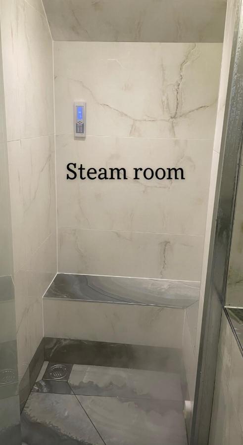 Luxury Apartment Edinburgh Centre With Steam Room Eksteriør billede